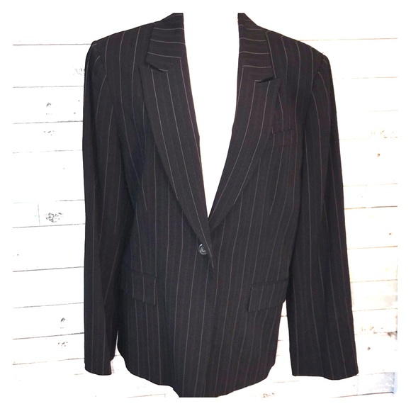 Tahari Jackets & Blazers - Tahari navy pinstripe career blazer sz 16